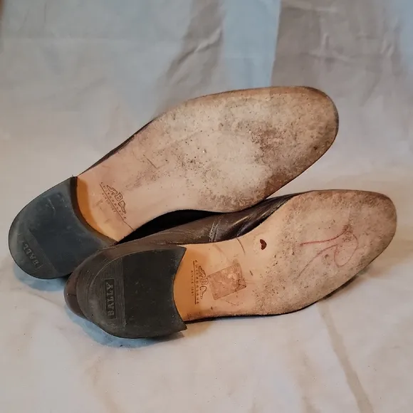 Bally 8.5 EE Brown Leather Loafers Slip-On Elegance