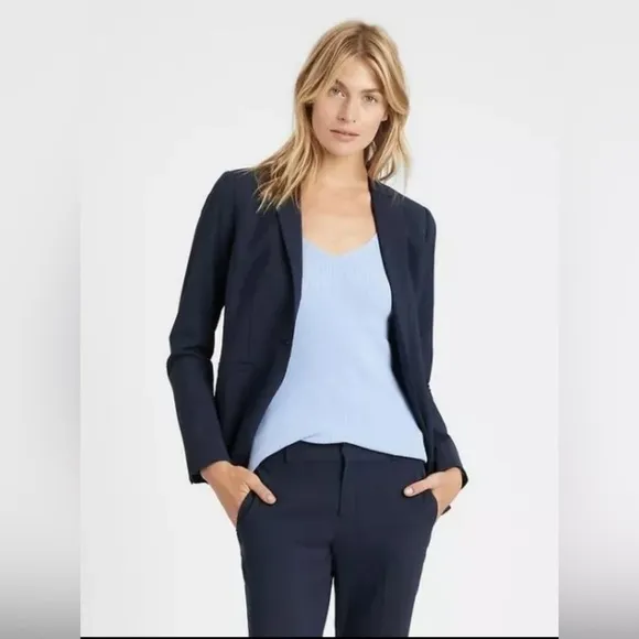 Banana Republic Long and Lean-Fit Washable Italian Wool Blend Blazer- Navy Blue