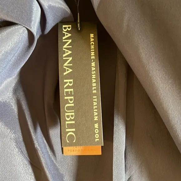 Banana Republic Long and Lean-Fit Washable Italian Wool Blend Blazer- Navy Blue