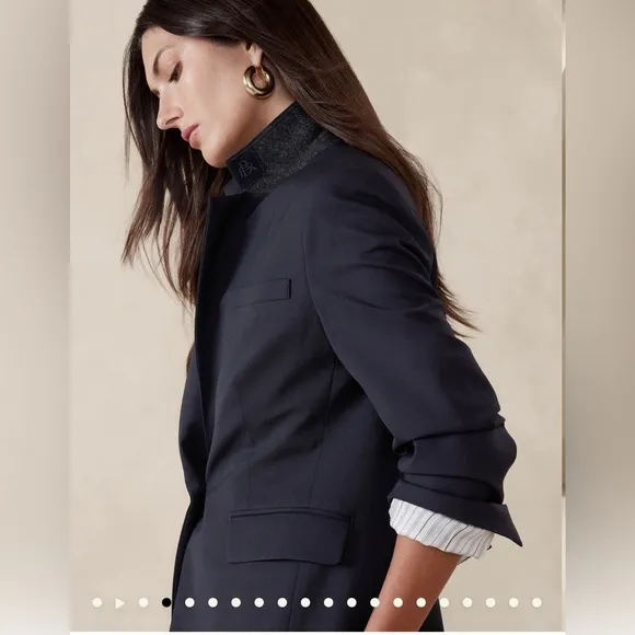 Banana Republic Long and Lean-Fit Washable Italian Wool Blend Blazer- Navy Blue