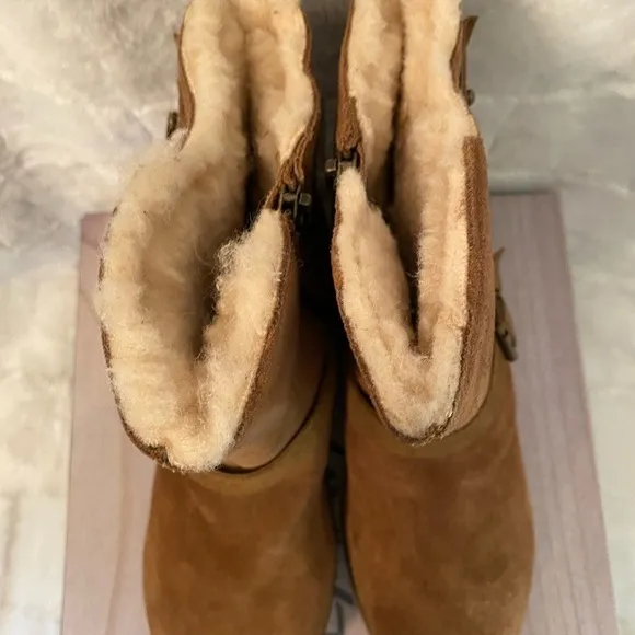 BEARPAW Lucy SuedeSheepskin Moto Boot with NeverWet-Size 8. Hickory New