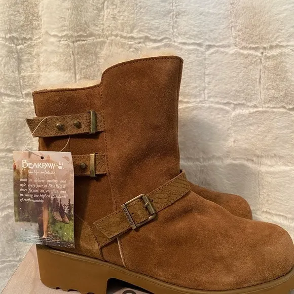 BEARPAW Lucy SuedeSheepskin Moto Boot with NeverWet-Size 8. Hickory New