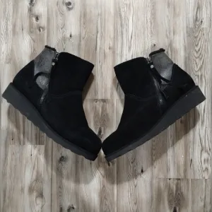 Bearpaw Megan II Black Side Zip Bootie Women's Size 11