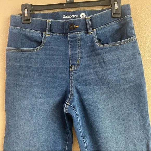 Betabrand Size 28 M 4 Pocket Mid Rise Fitted Boot Cut Yoga Pull On Denim
