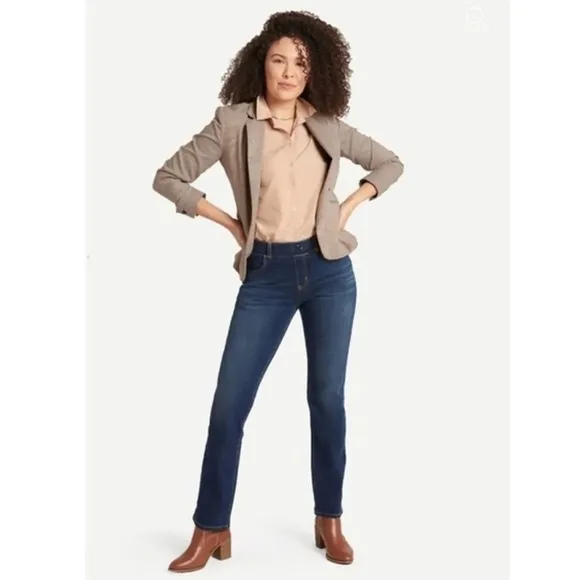 Betabrand Straight Leg 4-Pocket Yoga Denim in DarkVintage Wash