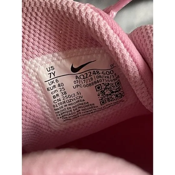 Big Girl’s Sneakers Size 7Y Nike Flex Experience RN 8 Grade School Pink