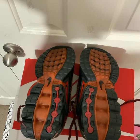 BIG KIDS' NIKE AIR MAX DN CASUAL SHOES IN BOX