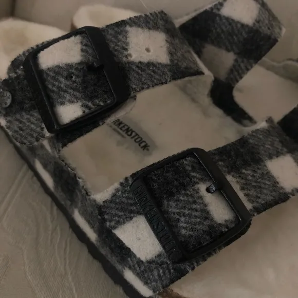 Birkenstock Arizona shearling slides women size 7