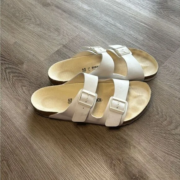 BIRKENSTOCK Arizona White Birko-Flor White Leather Style: 0552681