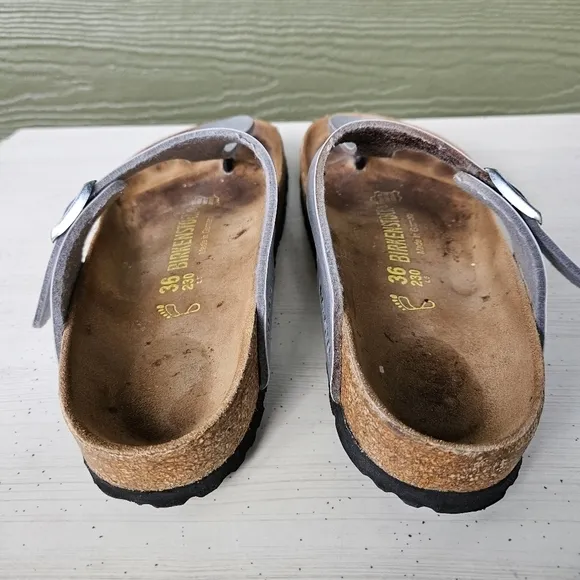 BIRKENSTOCK Gizeh Thongs Sandals Silver Buckle Shoes Slides Women's Size EU 36
