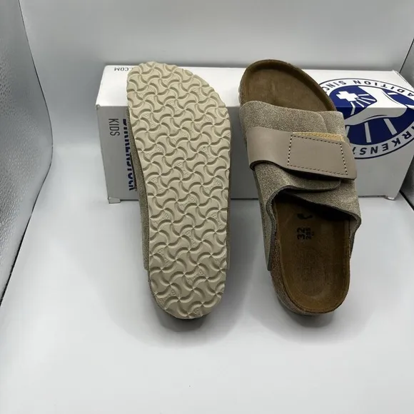 Birkenstock Kids' Kyoto Suede Slides Sandals - size 13 C / 31 eu- Taupe
