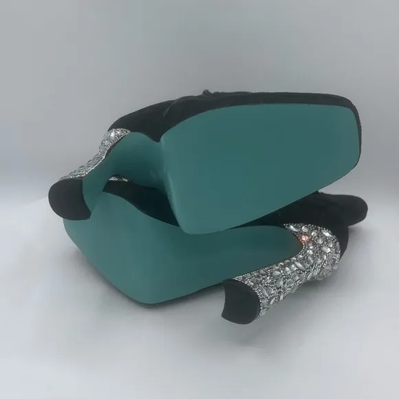 BLUE BY BETSEY JOHNSON BLUE ELIS BOOTIE  🩵LOVE🩵 SIZE 6.5 COLOR BLACK SUEDE NWT