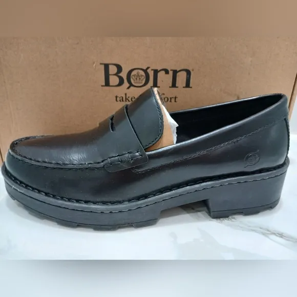 BORN CARRERA Womens Black Loafers New In Box