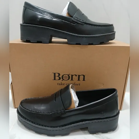 BORN CARRERA Womens Black Loafers New In Box