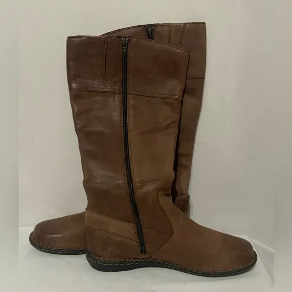 BORN Women's Braydon II NWT size 11 leather upper riding boots with rubber sole