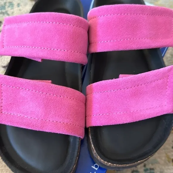 Bos &amp; Co. Matteo Fucshia Suede sandals NWB