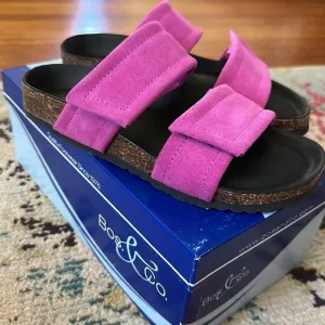Bos &amp; Co. Matteo Fucshia Suede sandals NWB