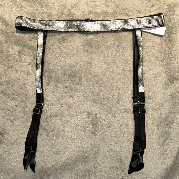 ♡BRAND NEW 1ST RELEASE 3-PIECE ☆Shine Strap☆ SET. 32B♡ Medium Panty♡ XS/SGarter♡