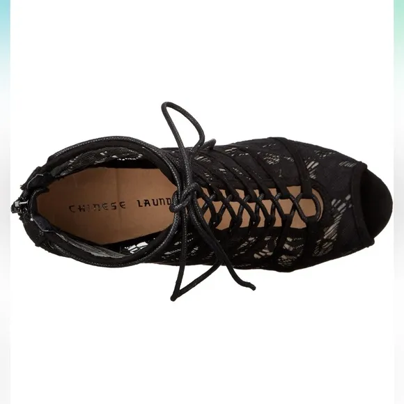 🖤Brand New Chinese Laundry Black Lace up floral lace peep toe stiletto booties🖤