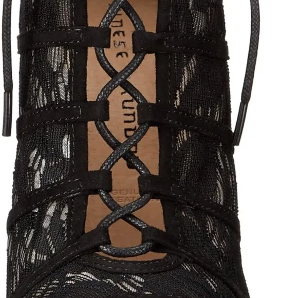 🖤Brand New Chinese Laundry Black Lace up floral lace peep toe stiletto booties🖤