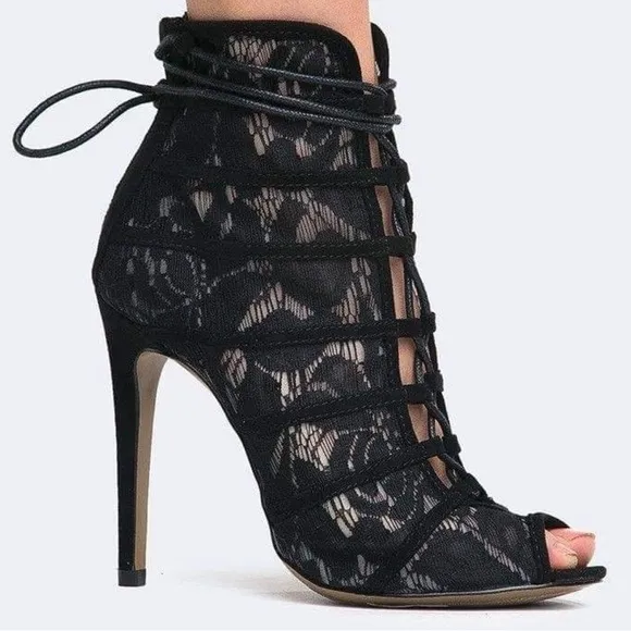 🖤Brand New Chinese Laundry Black Lace up floral lace peep toe stiletto booties🖤