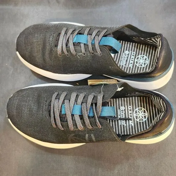 BRAND NEW GAIAM MINDFUL WALKING  WITH BREATHABLE MESH WALKING SNEAKER