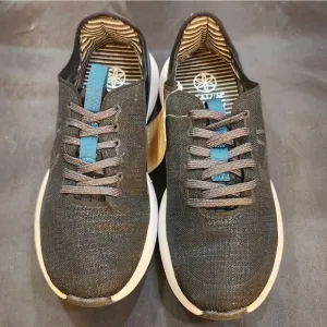 BRAND NEW GAIAM MINDFUL WALKING  WITH BREATHABLE MESH WALKING SNEAKER