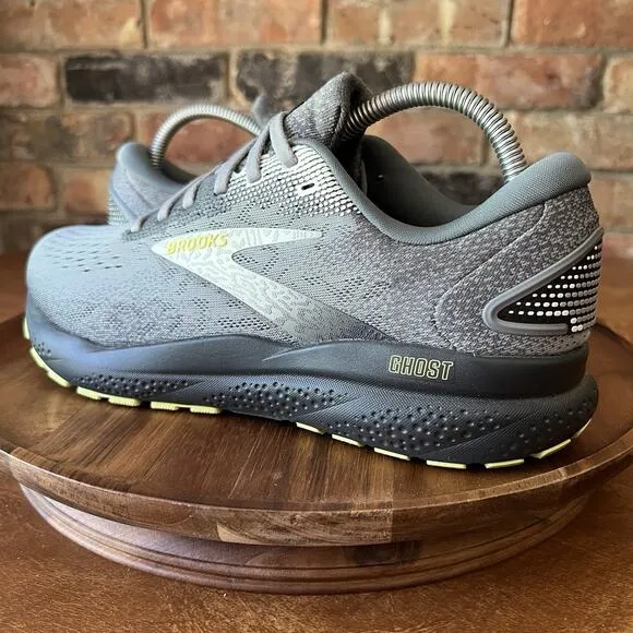 Brooks Ghost 16 Running Athletic Shoes Sneakers Gray Mens Size 8 Wide 2E