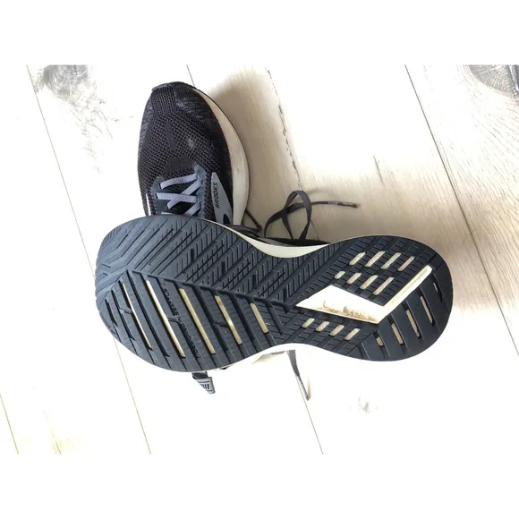 Brooks Levitate 4.0 Sneakers Size 7.5