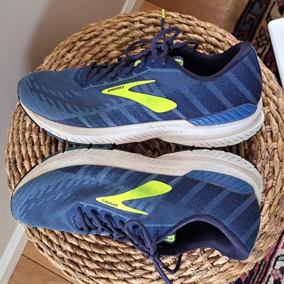 Brooks Mens Ravena‎ 10 Running/Training Sneakers Blue Knit/Yellow Swish Size 12