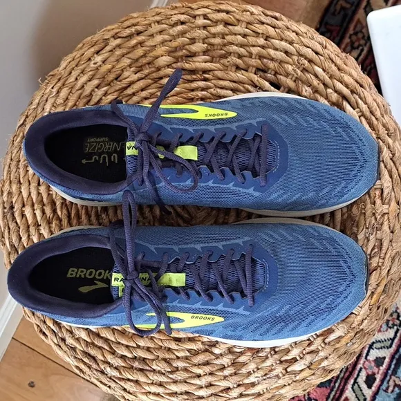 Brooks Mens Ravena‎ 10 Running/Training Sneakers Blue Knit/Yellow Swish Size 12
