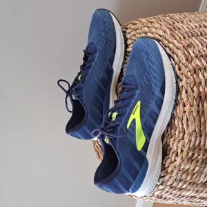Brooks Mens Ravena‎ 10 Running/Training Sneakers Blue Knit/Yellow Swish Size 12