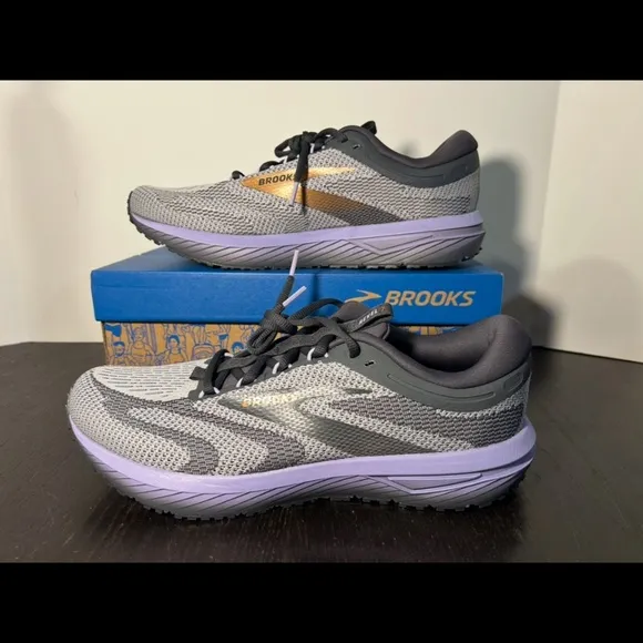 Brooks Revel 7 Running Shoes Sneakers Lavender/Black Womans Size 12