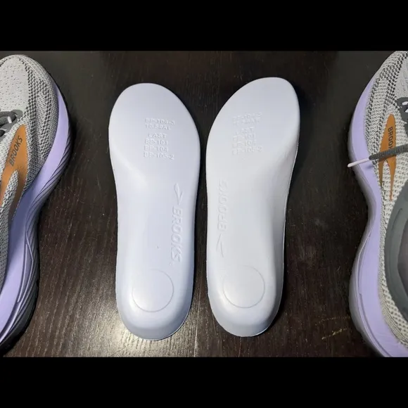Brooks Revel 7 Running Shoes Sneakers Lavender/Black Womans Size 12