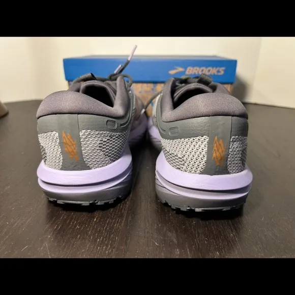 Brooks Revel 7 Running Shoes Sneakers Lavender/Black Womans Size 12
