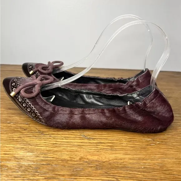 BURBERRY Size 39.5 • Burgundy Point Toe Fur Flats