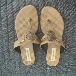 Burberry Tan Sandals with Metal Logo and Textured Footbed
