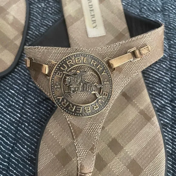 Burberry Tan Sandals with Metal Logo and Textured Footbed