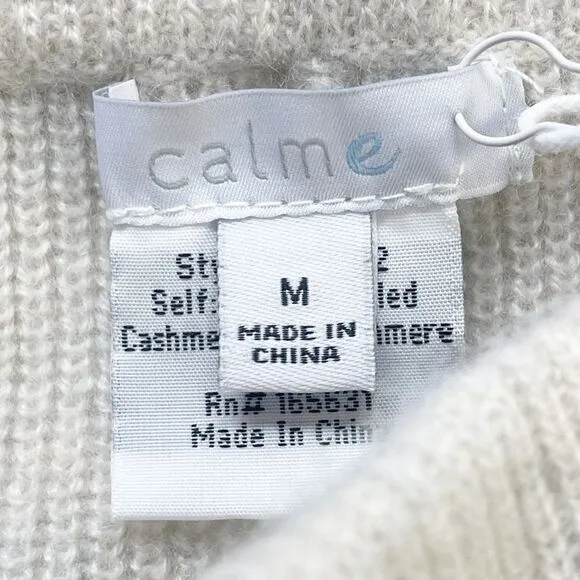 Calme Johnny Was 100% cashmere knit oatmeal ribbed Bermuda shorts NWT. Medium
