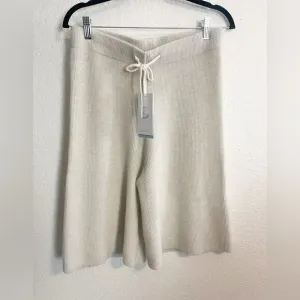 Calme Johnny Was 100% cashmere knit oatmeal ribbed Bermuda shorts NWT. Medium