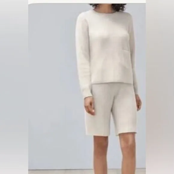 Calme Johnny Was 100% cashmere knit oatmeal ribbed Bermuda shorts NWT. Medium
