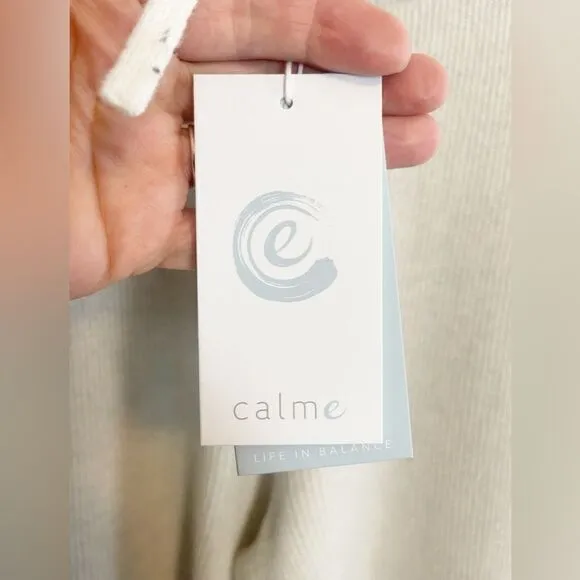 Calme Johnny Was 100% cashmere knit oatmeal ribbed Bermuda shorts NWT. Medium