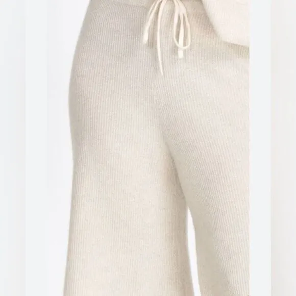 Calme Johnny Was 100% cashmere knit oatmeal ribbed Bermuda shorts NWT. Medium