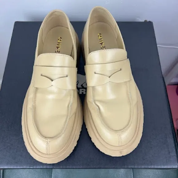 Camper Beige Walden Formal slip on loafers Mens size 41 US: 8 Womens: 9.5