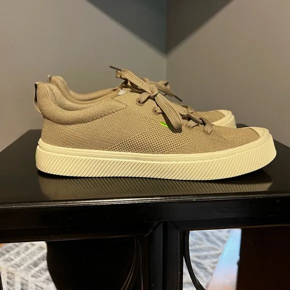 Cariuma Sand Knit IBI Low Sneakers