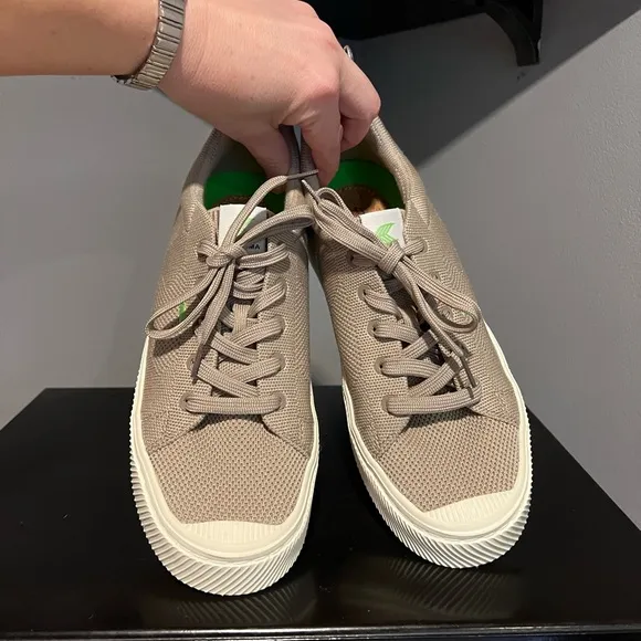 Cariuma Sand Knit IBI Low Sneakers