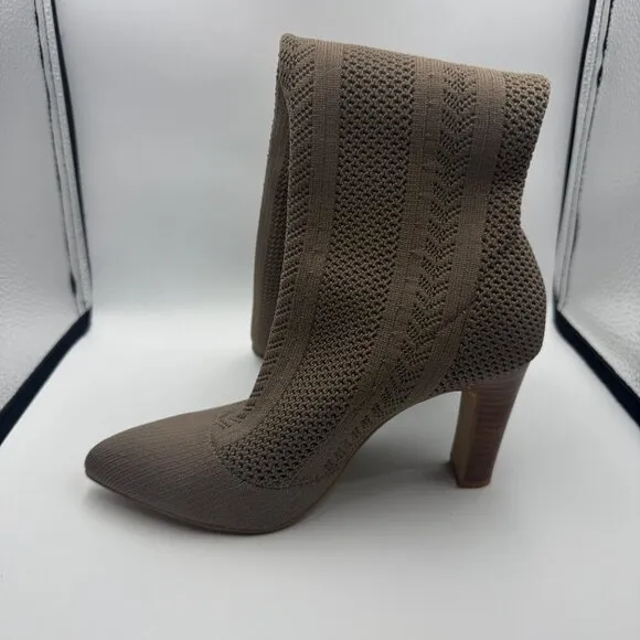 CHARLES BY CHARLES DAVID Taupe Knit Knee Davis High Boot Size 6
