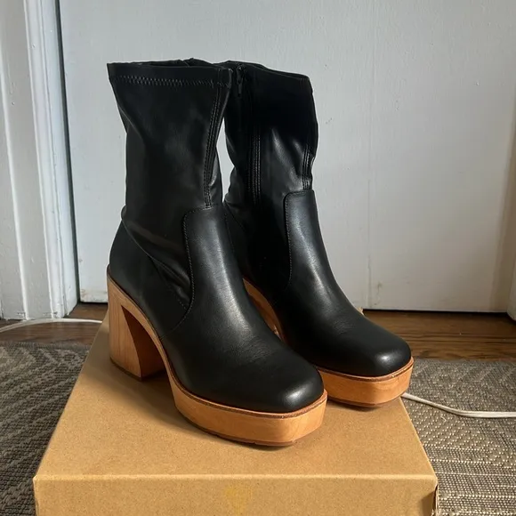 Charlotte Stone Stina Boots | Size: US8