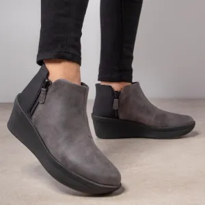 Clarks Cloudstepper Women's Step Rose Up Booties &lt;wide fit&gt;