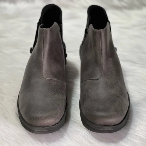 Clarks Cloudstepper Women's Step Rose Up Booties &lt;wide fit&gt;
